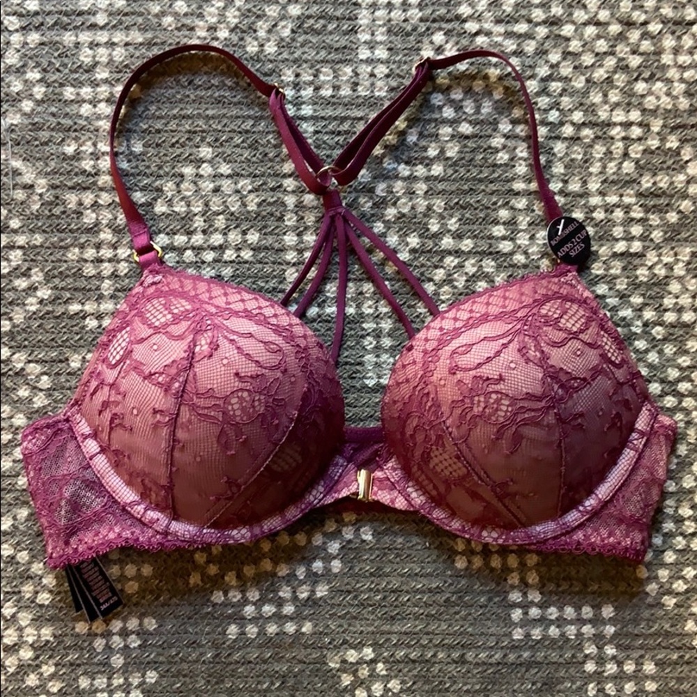 NEW 💕 VS Bombshell Bra